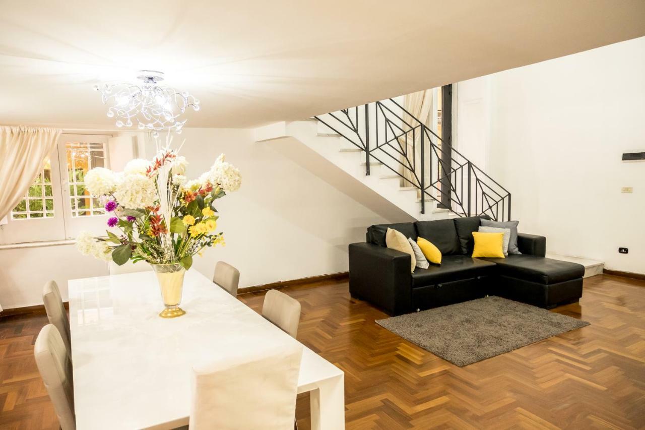 Il Salotto Di Nonna Cornelia 2 Hotell Neapel Exteriör bild