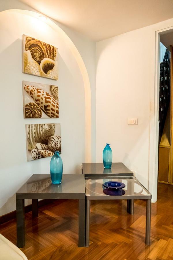 Il Salotto Di Nonna Cornelia 2 Hotell Neapel Exteriör bild
