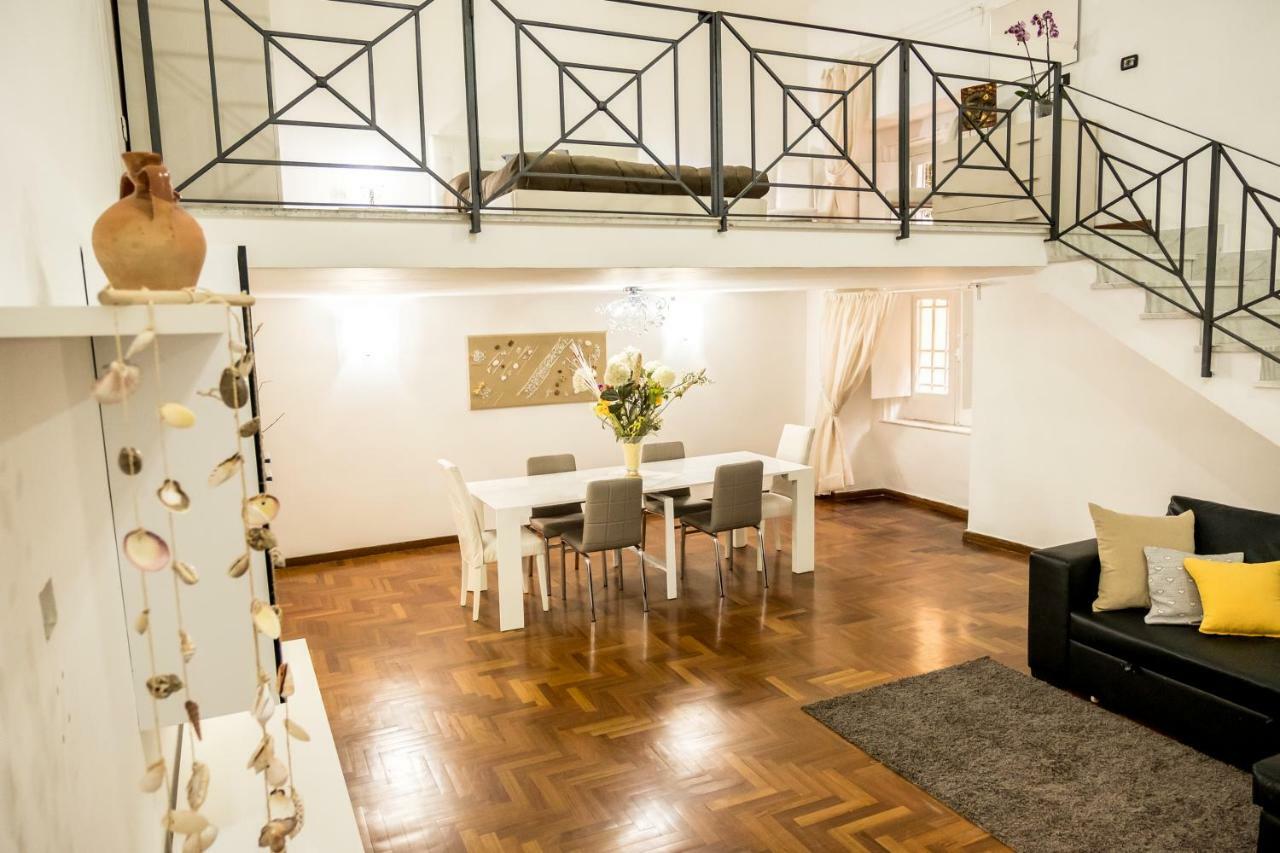 Il Salotto Di Nonna Cornelia 2 Hotell Neapel Exteriör bild