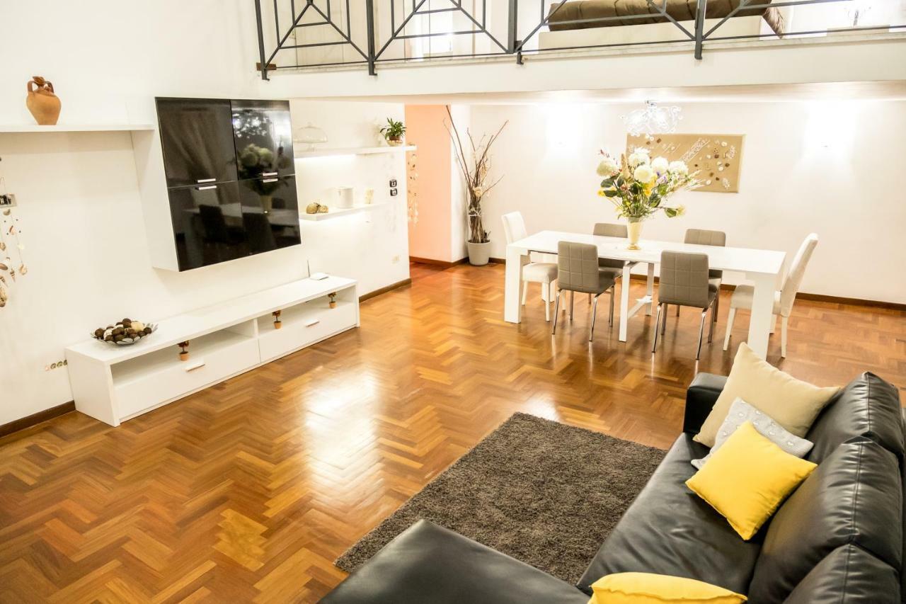 Il Salotto Di Nonna Cornelia 2 Hotell Neapel Exteriör bild