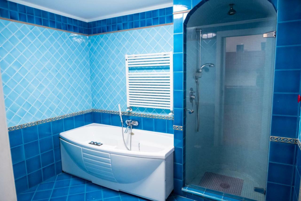 Il Salotto Di Nonna Cornelia 2 Hotell Neapel Exteriör bild