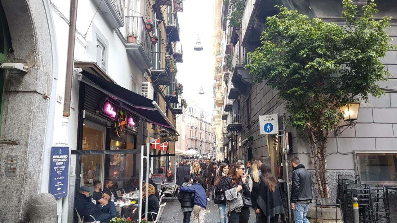 Il Salotto Di Nonna Cornelia 2 Hotell Neapel Exteriör bild