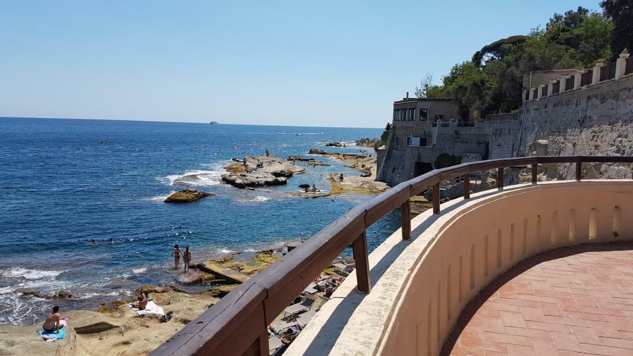 Il Salotto Di Nonna Cornelia 2 Hotell Neapel Exteriör bild