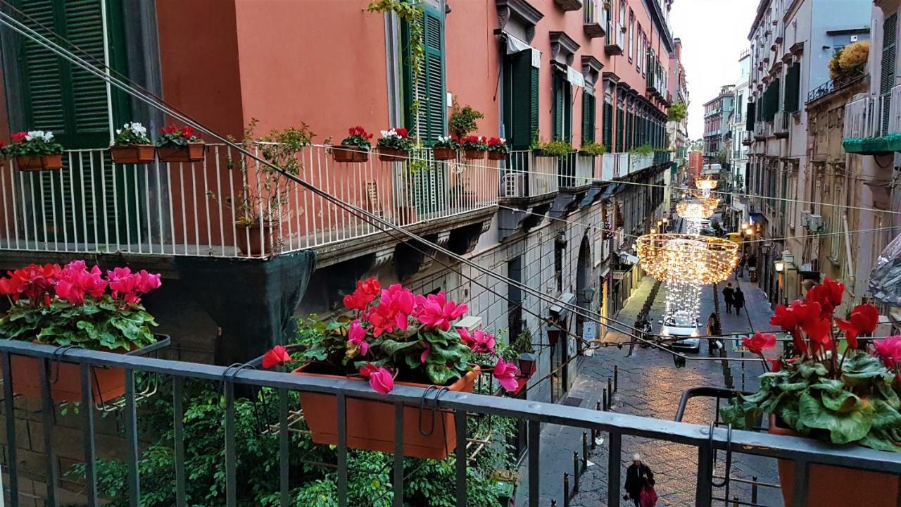 Il Salotto Di Nonna Cornelia 2 Hotell Neapel Exteriör bild