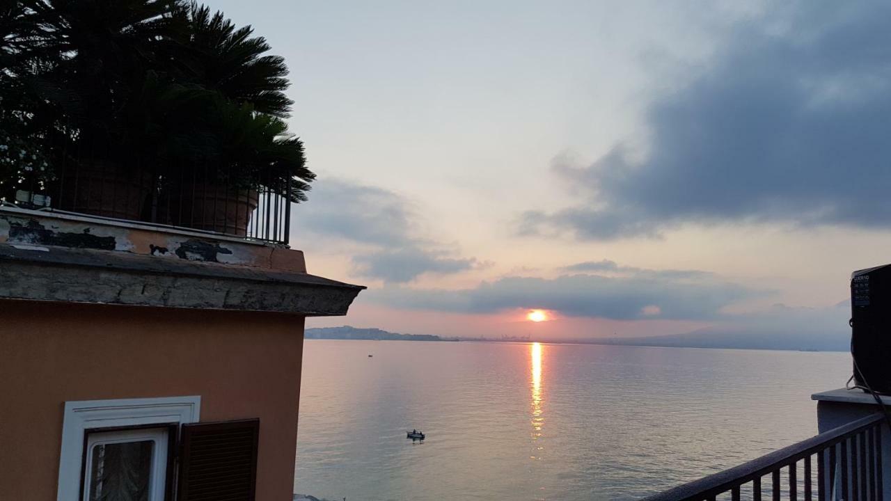 Il Salotto Di Nonna Cornelia 2 Hotell Neapel Exteriör bild